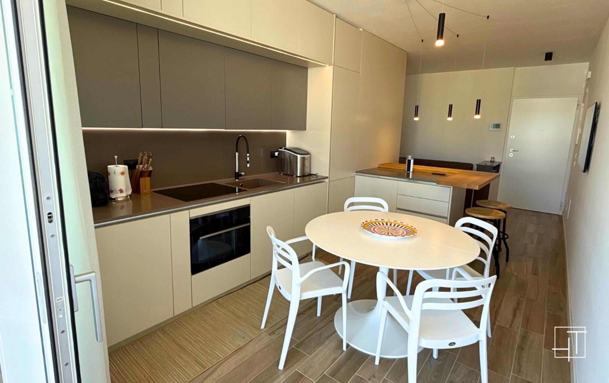 Ht - Luxury At Palm